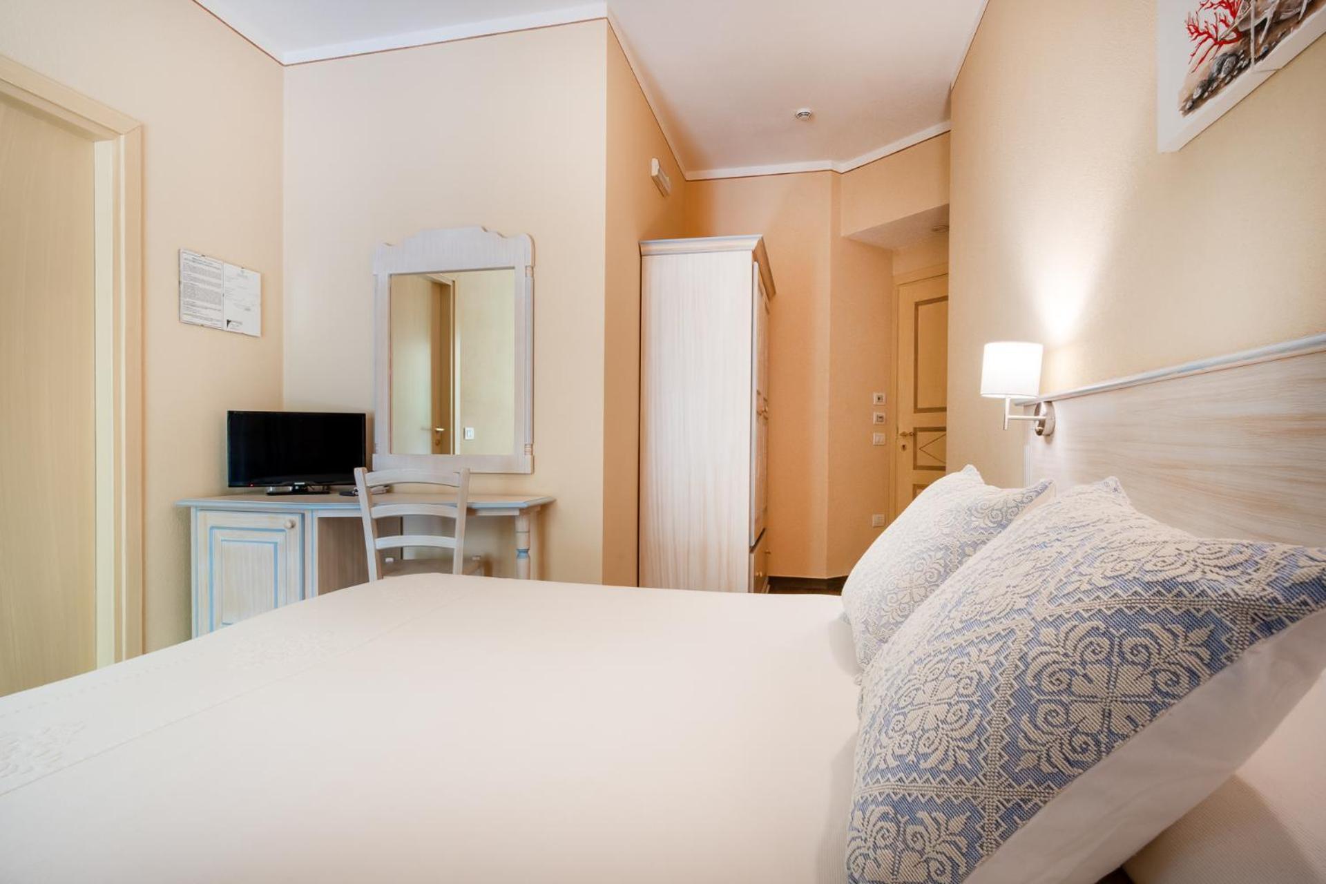 Hotel Lu Pitrali سان تيودورو المظهر الخارجي الصورة
