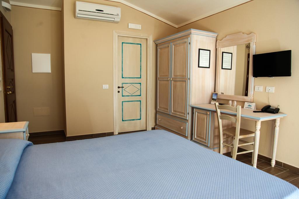Hotel Lu Pitrali سان تيودورو المظهر الخارجي الصورة